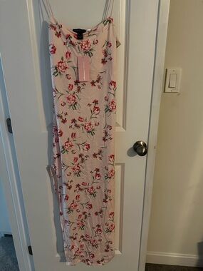 Streetwear Society Pink Floral Maxi Dress